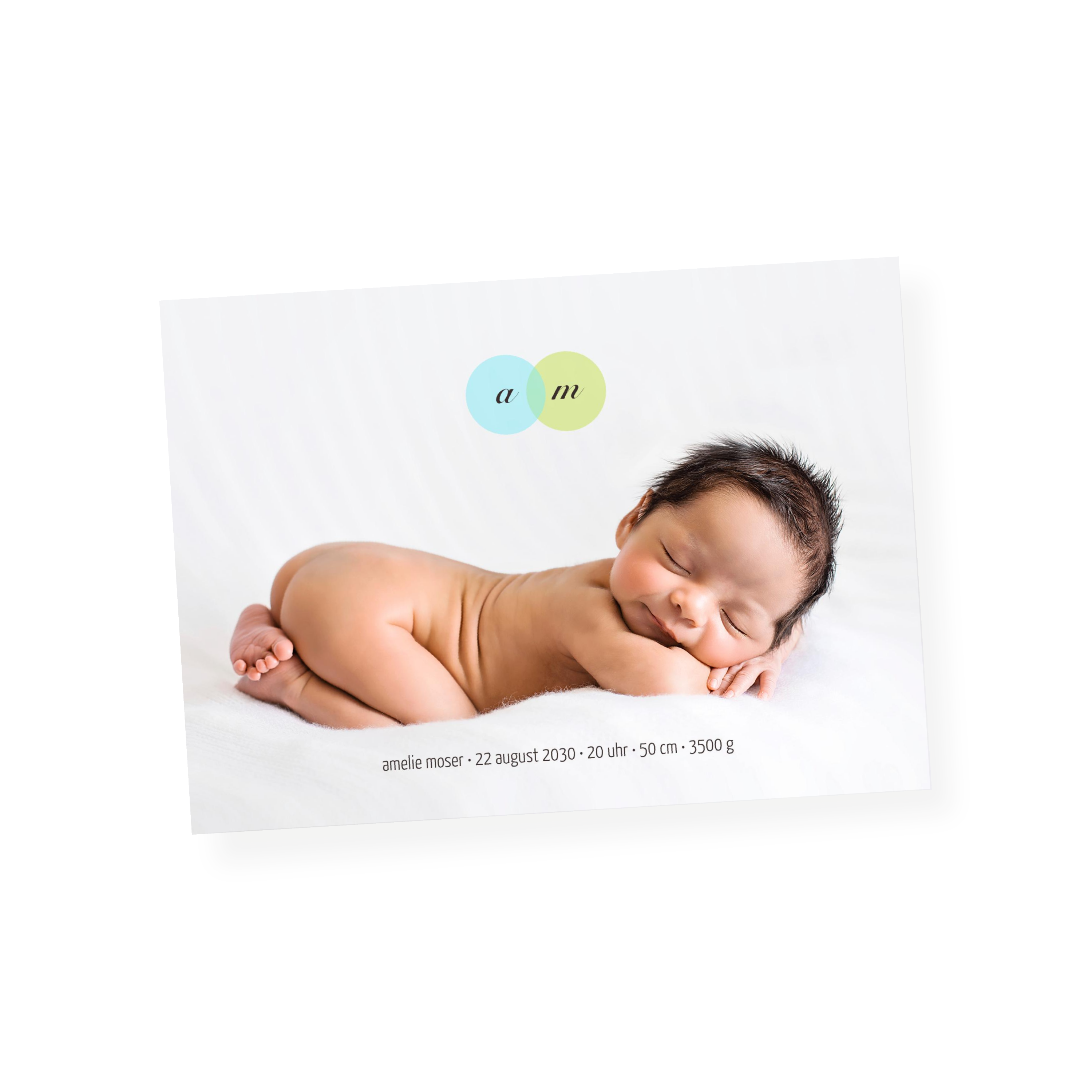 Grußkarte „Baby Initialen“ selbst gestalten im UNICEF Grußkartenshop. Bild 1
